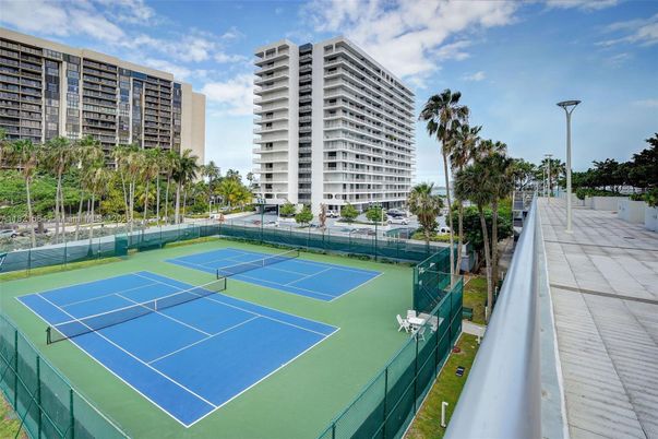 Exterior, Tennis Courts