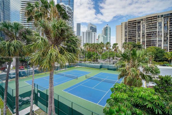 Exterior, Tennis Courts