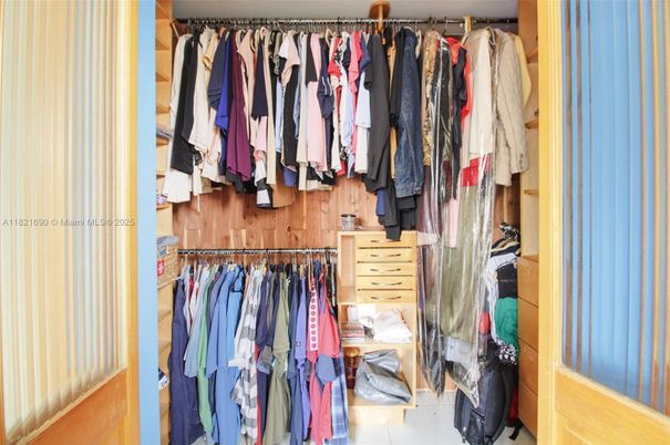 Interior, Walk-in Closets