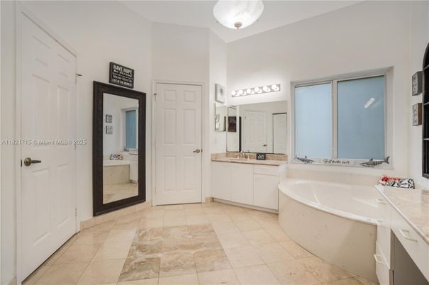 Bathroom, Dual Sink Vanities, Interior