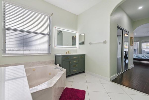 Bathroom, Interior, Recessed Lighting, Wood Texture Flooring