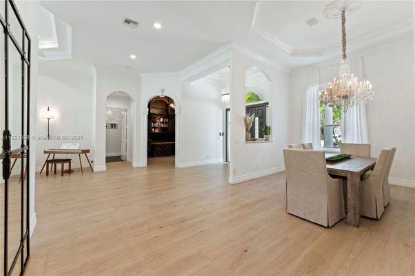 Chandelier, Dining room, Interior, Recessed Lighting, Wood Texture Flooring