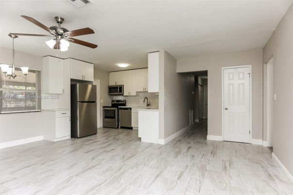 Chandelier, Interior, Kitchen, Marble, Pendant Lights, Stainless Steel Appliances