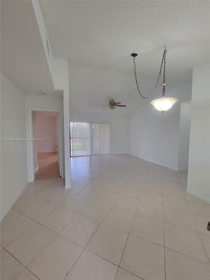 Empty room, Interior, Pendant Lights