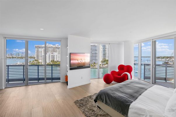 Bedroom, Interior, Recessed Lighting, Water, Wood Texture Flooring