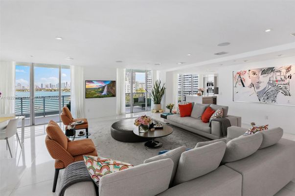 Interior, Living room, Recessed Lighting, Water
