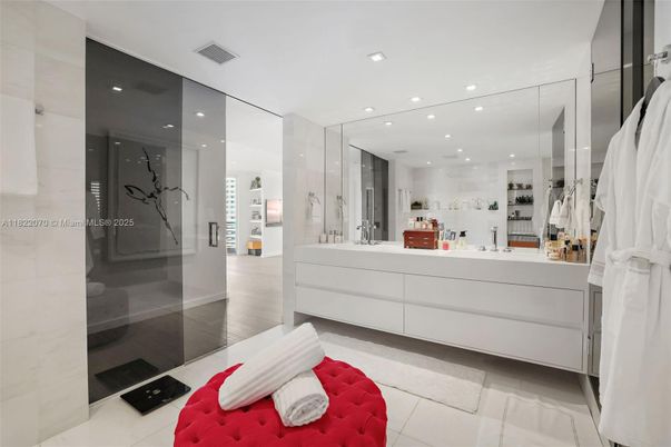 Interior, Recessed Lighting, Walk-in Closets