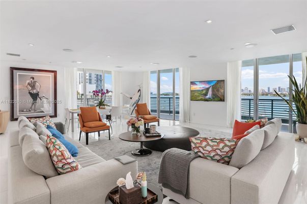 Interior, Living room, Recessed Lighting, Water