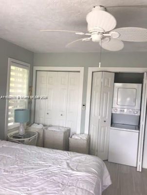 Bedroom, Interior, Washer, Wood Texture Flooring
