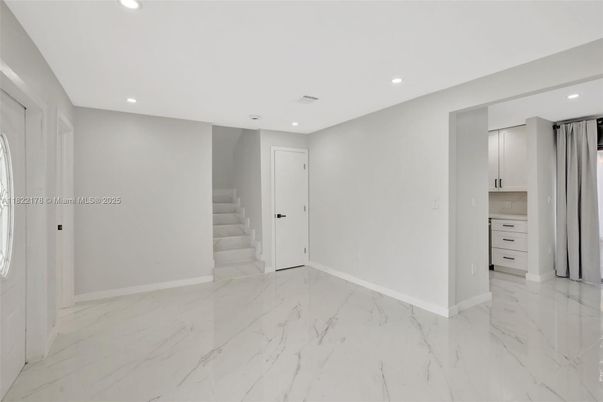 Empty room, Interior, Marble, Recessed Lighting