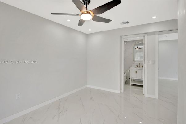 Empty room, Interior, Marble, Recessed Lighting