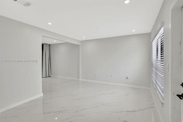 Empty room, Interior, Marble, Recessed Lighting