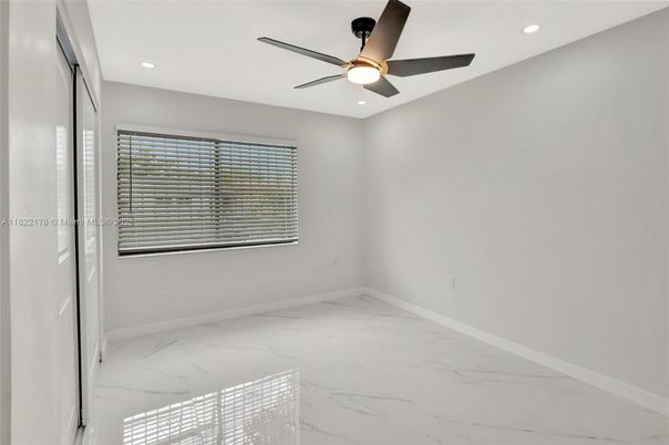 Empty room, Interior, Marble, Recessed Lighting
