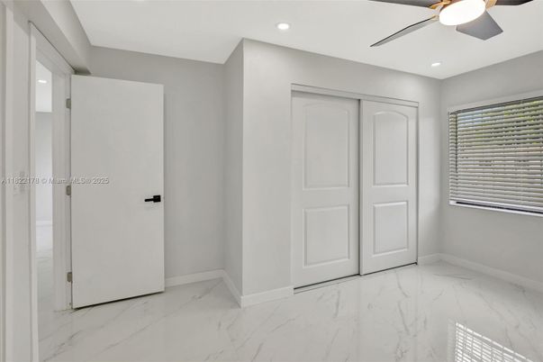Empty room, Interior, Marble, Recessed Lighting