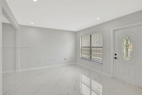 Empty room, Interior, Marble, Recessed Lighting