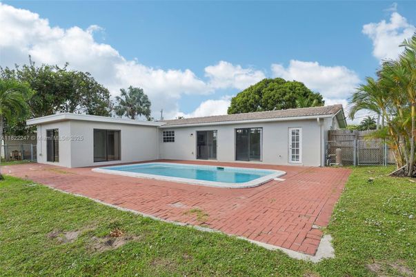 Backyard, Exterior, Pool