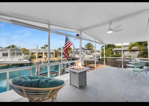 Exterior, Interior, Pool, Sun Room