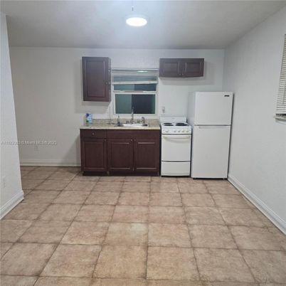 Interior, Kitchen, Recessed Lighting, Washer
