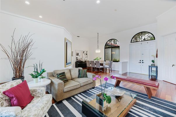 Dining room, Interior, Living room, Pendant Lights, Recessed Lighting, Wood Texture Flooring
