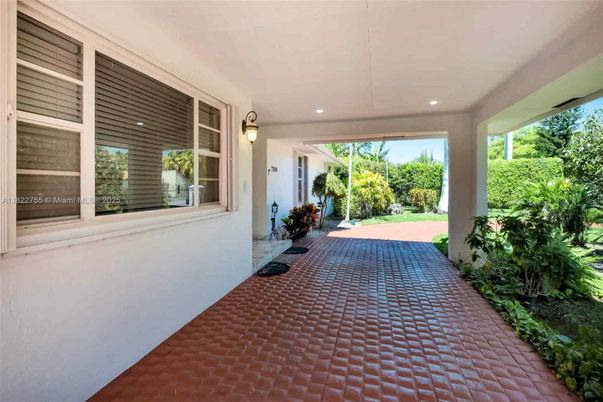 Exterior, Recessed Lighting