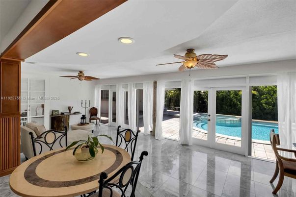 Dining room, Interior, Recessed Lighting
