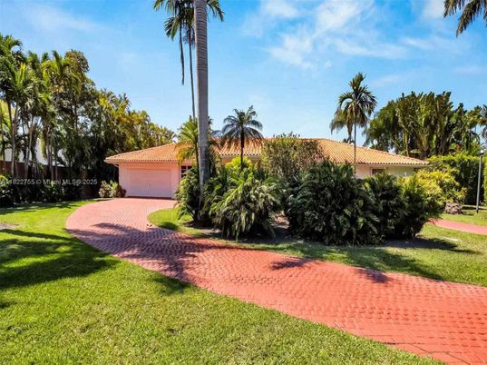 Backyard, Detached Garage, Exterior