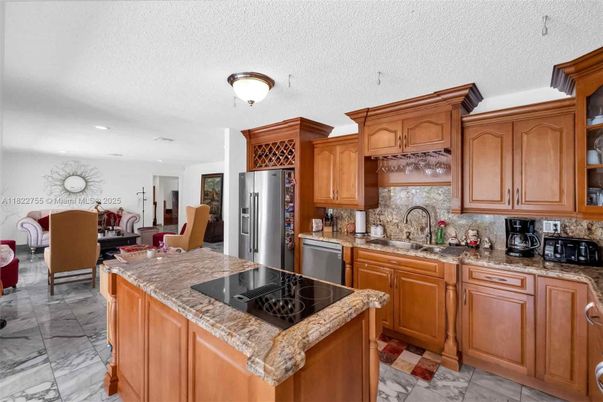 Dining room, Interior, Kitchen, Recessed Lighting, Stainless Steel Appliances