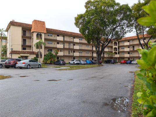 Exterior, Facade, Condo Building