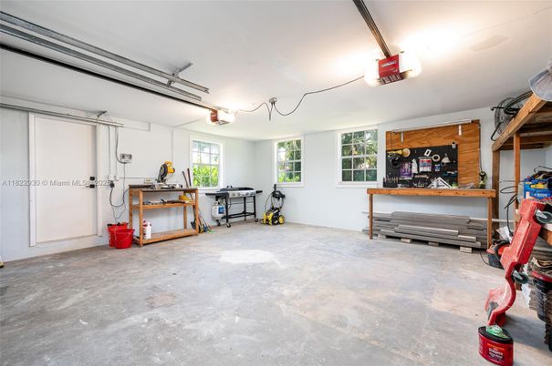 Garage, Interior