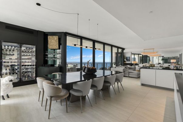 Dining room, Interior, Living room, Pendant Lights, Recessed Lighting, Water