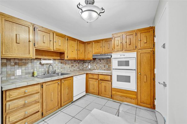 Interior, Kitchen, Tile Countertops