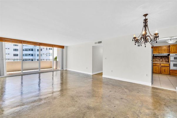 Chandelier, Empty room, Interior, Kitchen