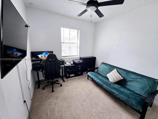 Home Office, Interior