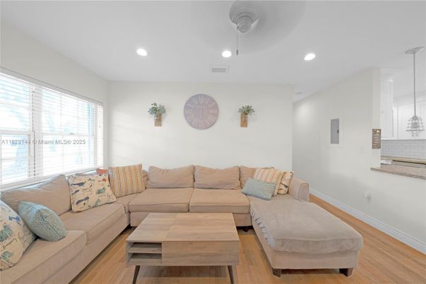 Interior, Living room, Pendant Lights, Recessed Lighting, Wood Texture Flooring