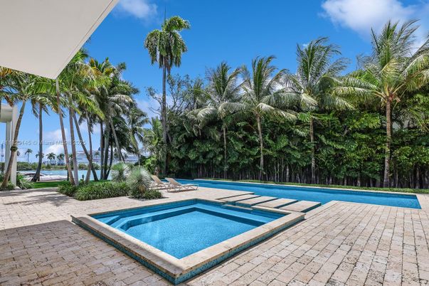 Exterior, Pool, Water