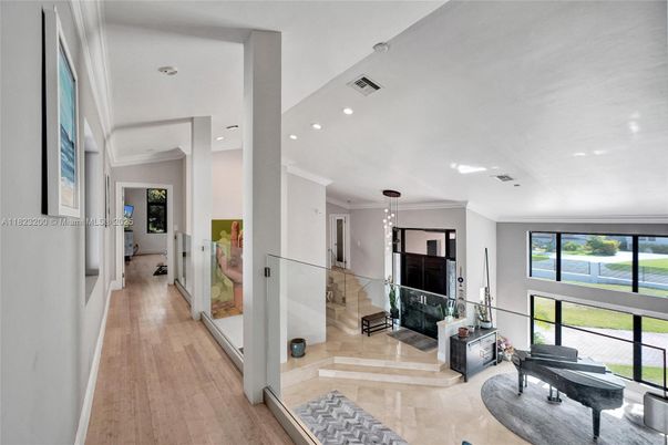 Interior, Pendant Lights, Piano, Recessed Lighting, Wood Texture Flooring