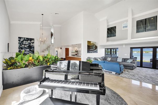 Chandelier, Interior, Living room, Pendant Lights, Piano, Water