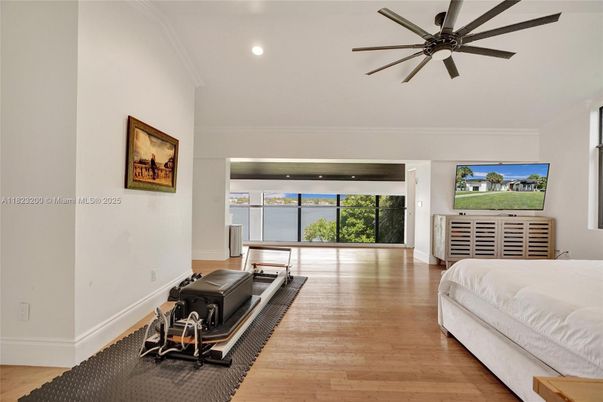Interior, Recessed Lighting, Water, Wood Texture Flooring