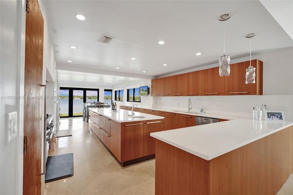 Interior, Kitchen, Pendant Lights, Recessed Lighting, Water