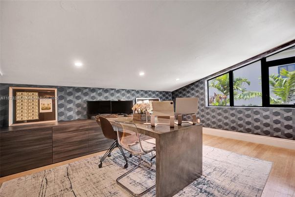 Home Office, Interior, Recessed Lighting, Wood Texture Flooring