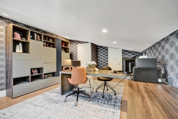 Home Office, Interior, Recessed Lighting, Wood Texture Flooring