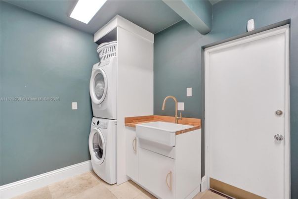 Interior, Utility Closets, Washer