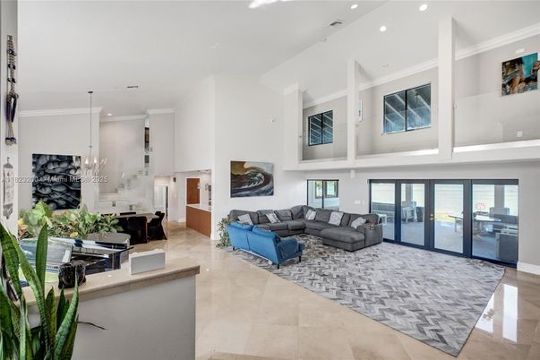 Interior, Living room, Pendant Lights, Recessed Lighting