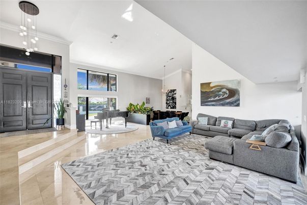 Interior, Living room, Pendant Lights, Recessed Lighting