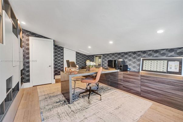 Home Office, Interior, Recessed Lighting, Wood Texture Flooring