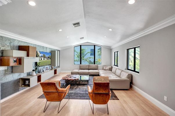 Interior, Living room, Recessed Lighting, Wood Texture Flooring