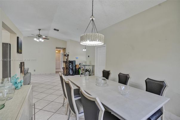 Dining room, Interior, Pendant Lights