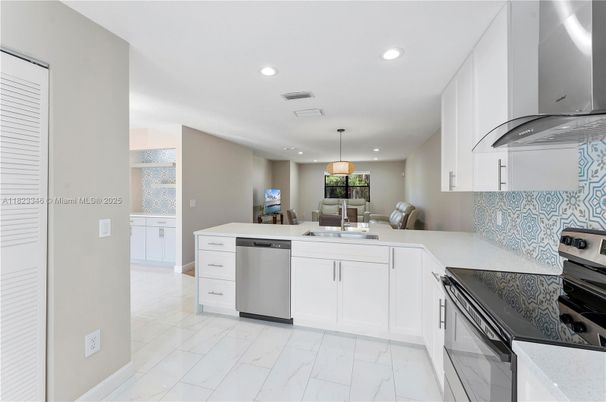 Dining room, Interior, Kitchen, Marble, Pendant Lights, Recessed Lighting, Stainless Steel Appliances