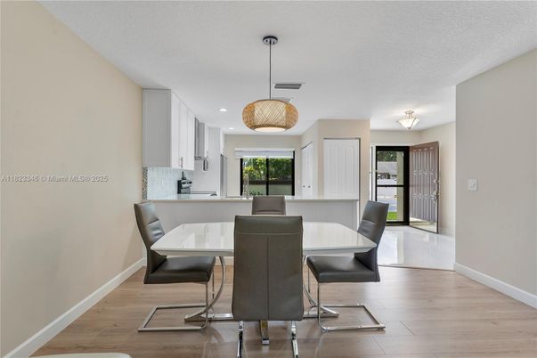 Dining room, Interior, Kitchen, Pendant Lights, Recessed Lighting, Wood Texture Flooring
