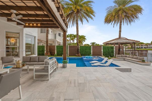 Exterior, Pool, Water